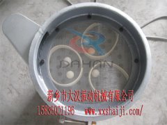 浙江砂輪廠訂購的全不銹鋼振動(dòng)篩分機(jī)正在生產(chǎn)